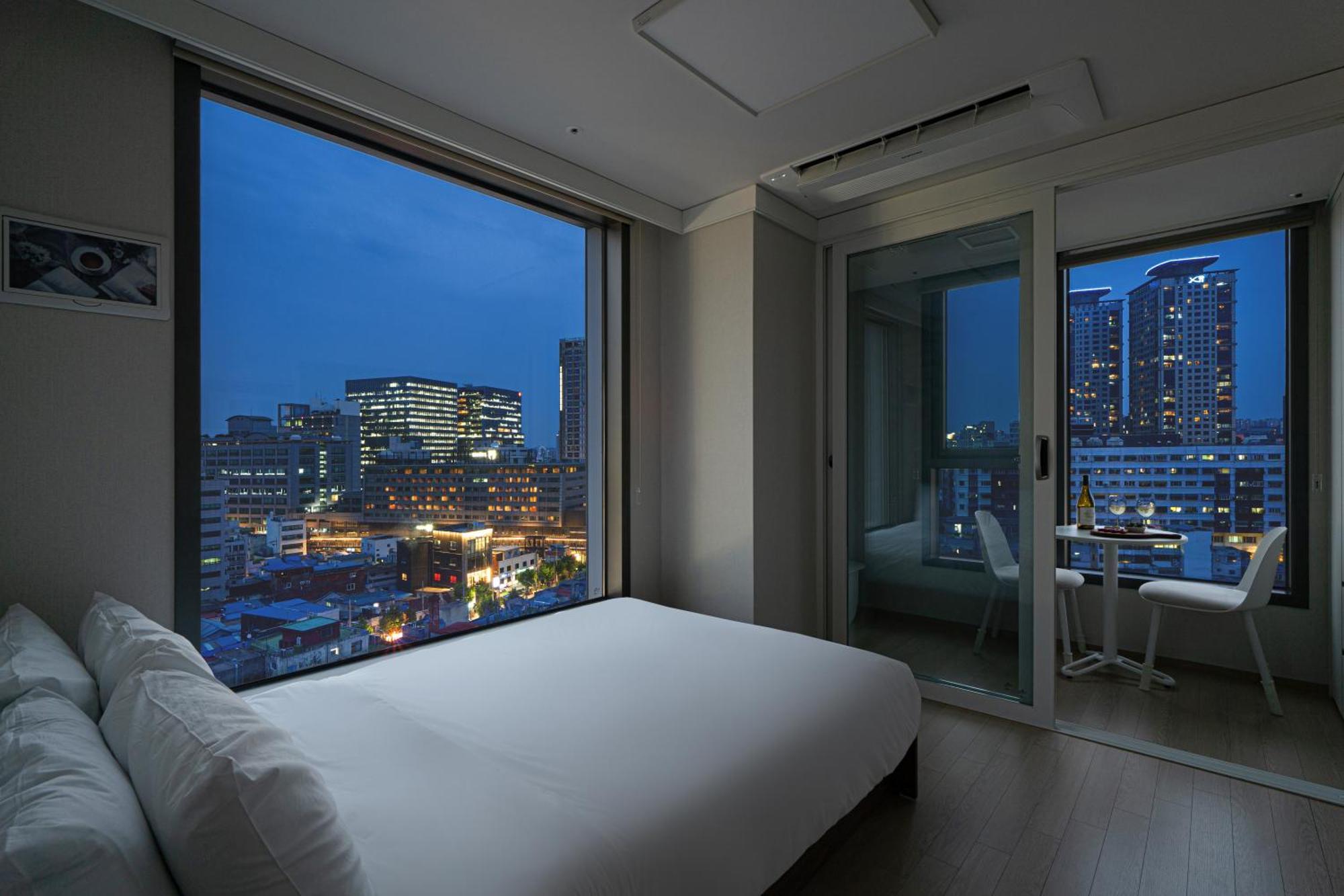 Urbanstay Myeongdong Сеул Экстерьер фото
