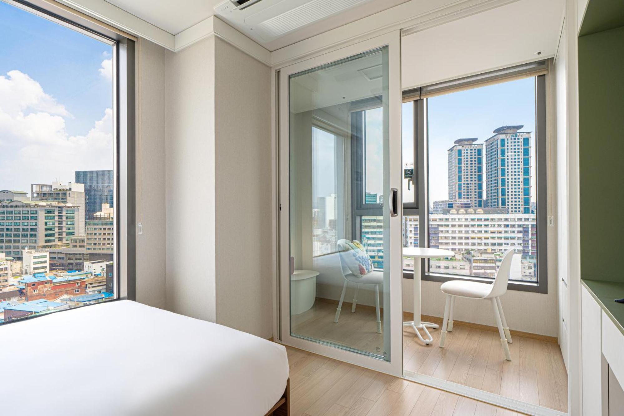 Urbanstay Myeongdong Сеул Экстерьер фото