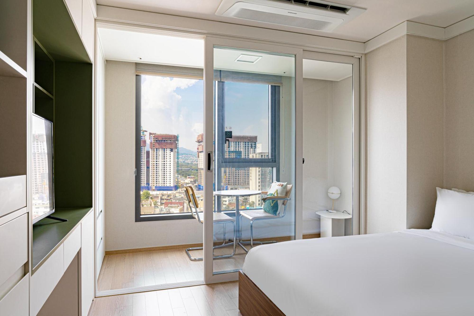 Urbanstay Myeongdong Сеул Экстерьер фото