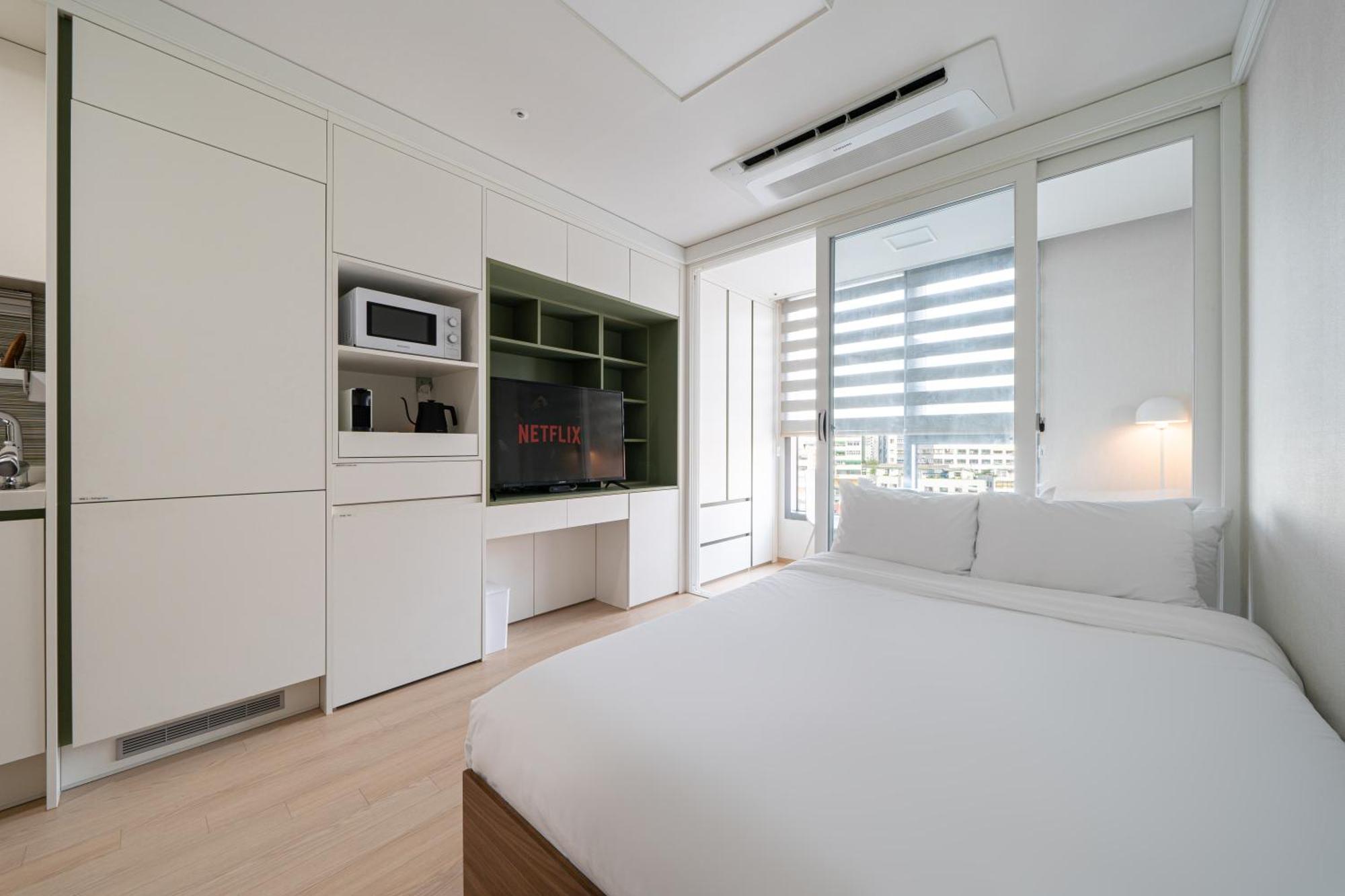 Urbanstay Myeongdong Сеул Экстерьер фото